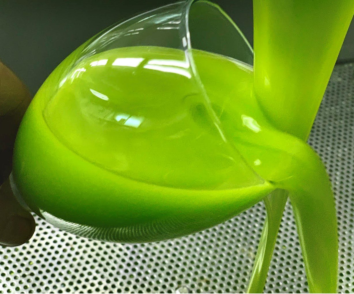 il nostro Olio appena franto. spremuta di olive il nostro Olio appena franto. spremuta di olive